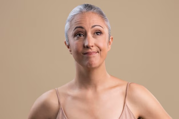 Portrait d'une femme plus âgée douteuse