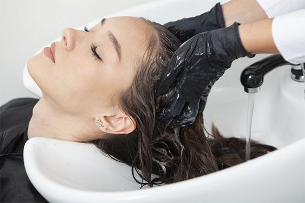 centres spécialisés pour restaurer leurs cheveux