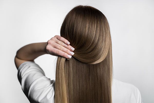 L'acide salicylique permet de nettoyer les cheveux en profondeur, en améliorant au maximum l'état du cuir chevelu et du cheveu